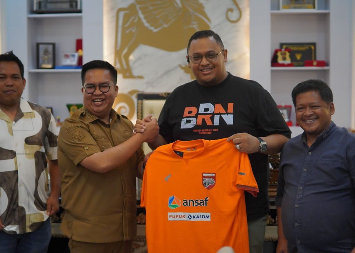 Wakil Bupati Kukar, Rendi Solihin menerima kunjungan Presiden Borneo FC deserta manajemen. ist