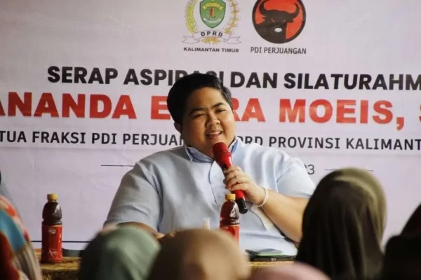 Ananda Emira Moeis (ist)