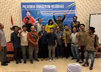 Sebanyak 13 jurnalis televisi lokal dan nasional yang bertugas di Kalimantan Timur (Kaltim) berhasil lulus Uji Kompetensi Jurnalis (UKJ) Televisi. IJTI Kaltim