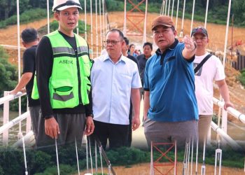 Jembatan Gantung di Kampung Datah Suling sebentar lagi beroperasi. (dok Prokopim Mahulu)