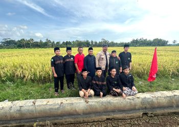 Bupati Kukar bersama para remaja dan petani Kukar