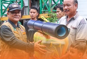 Wabup Avun Tinjau dan Bantu Korban Kebakaran Long Pakaq Baru. prokopimmahulu