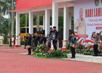 Bupati Kukar, Edi Damansyah bertindak sebagai inspektur upacara Hari Lahir Pancasila, Sabtu, 1 Juni 2024.