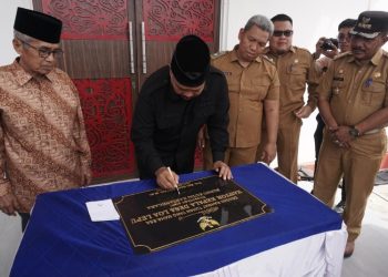Bupati Kukar Resmikan Kantor Desa Loa Lepu. ist